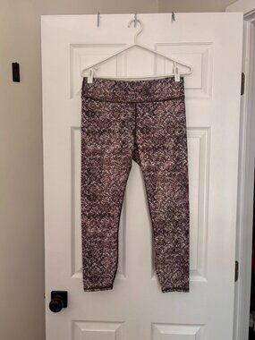 Snakeskin Print Activewear Leggings | Fabletics (Medium)